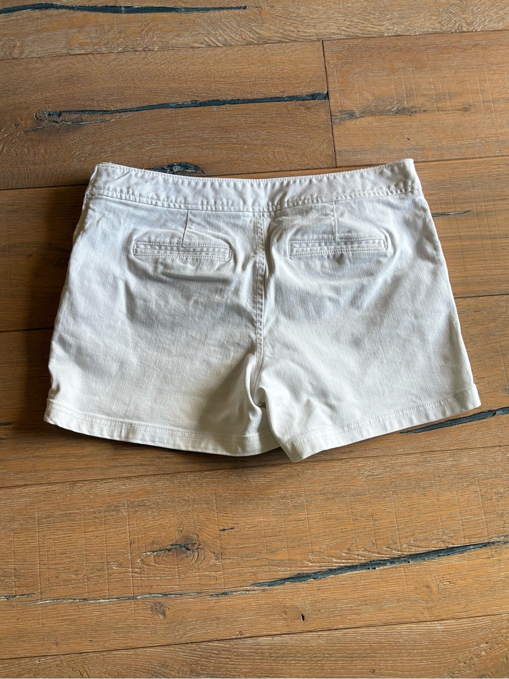 LOFT Women's Shorts Set in White, Blue, and Olive - Picture 4 of 11